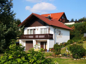 Cosy holiday home in Hinternah Thuringia with balcony and garden in Schleusingen, Hildburghausen-Suhl